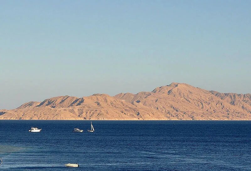 1Остров Тиран на яхте из Шарм-эль-Шейха